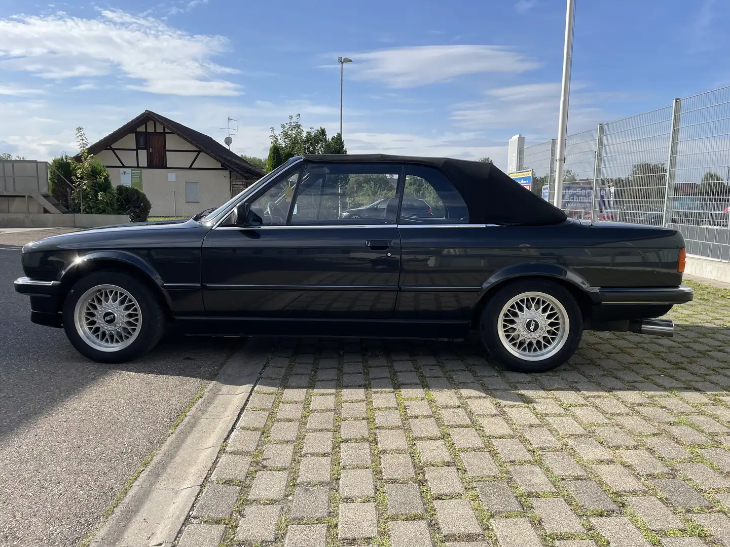 BMW 325 325i Schwarz - 1