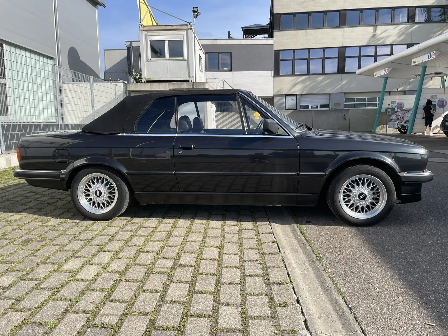 BMW 325 325i Schwarz - 2