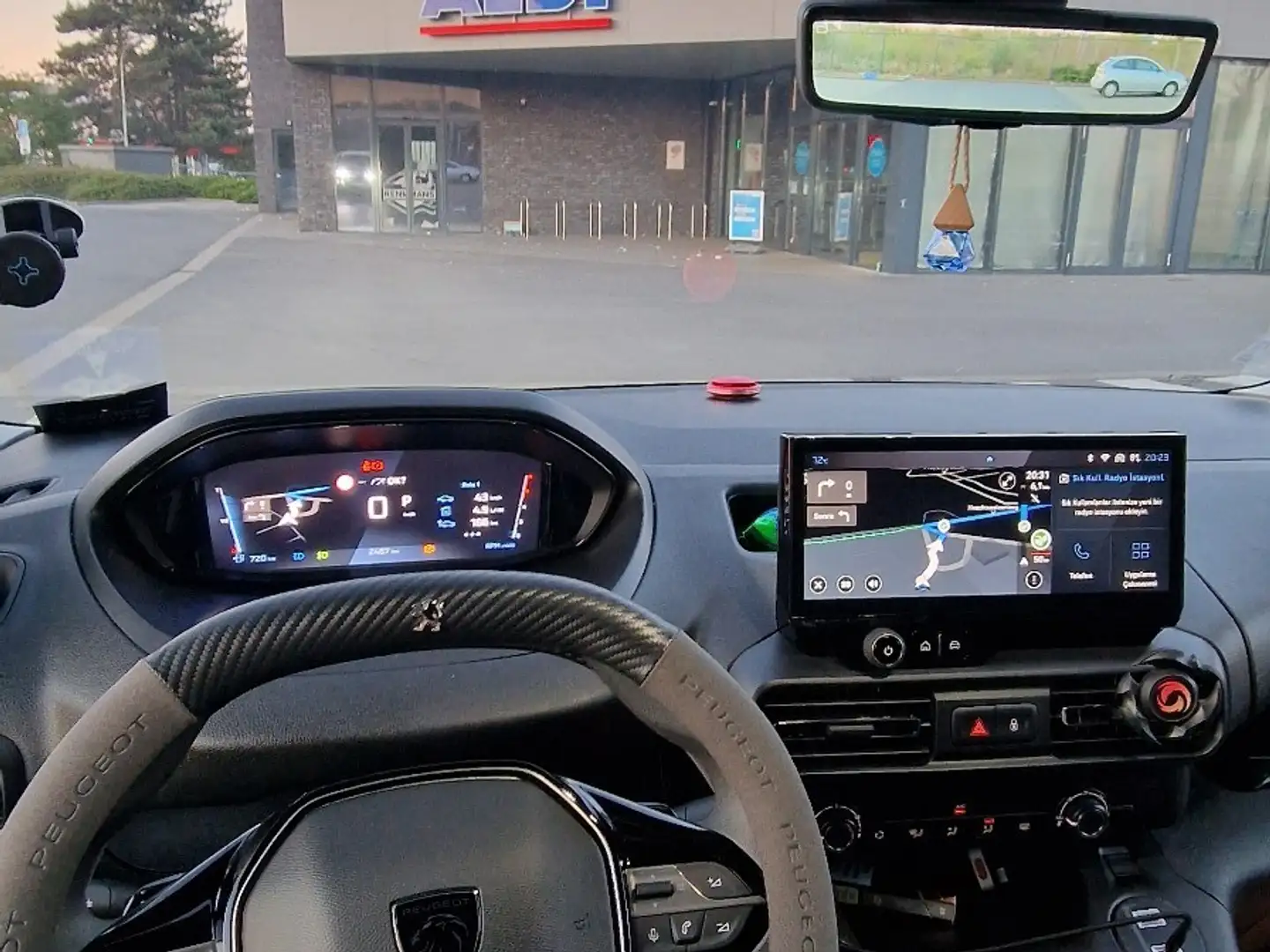 Peugeot Partner BlueHDi 130 L1 EHZ EAT8 - 1
