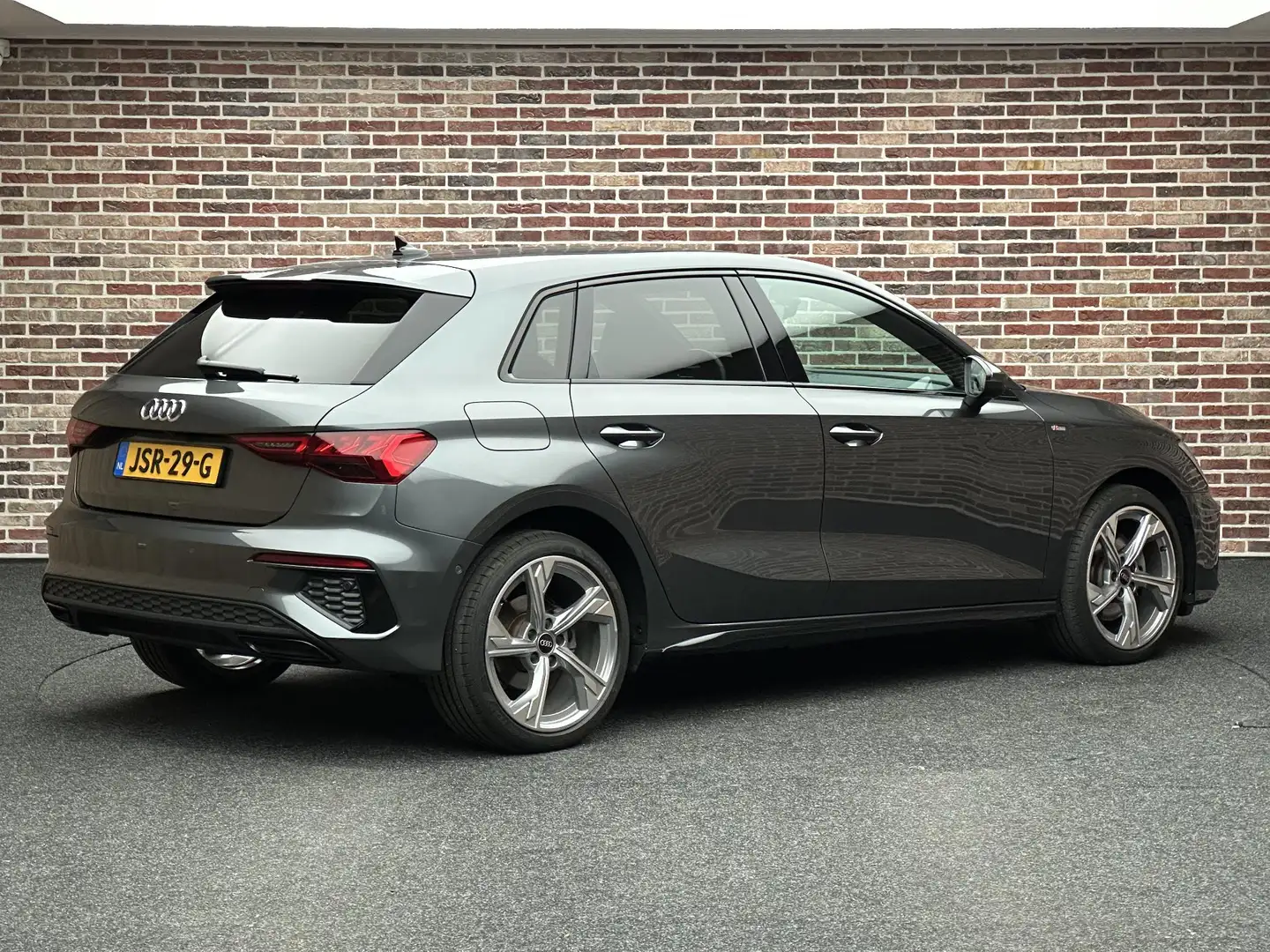 Audi A3 Sportback 40 TFSI e Adap. Cruise | B&O | Apple car Grau - 2