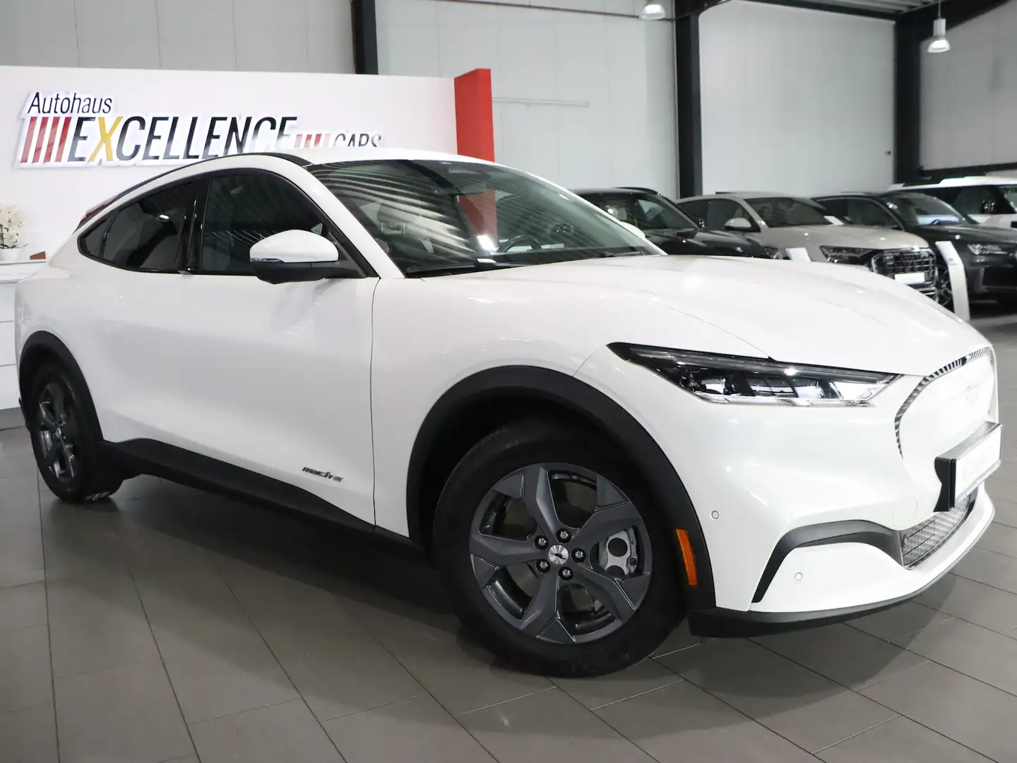 Ford Mustang Mach-E BANG & OLUFSEN / VIRTUAL COCKPIT Blanc - 2