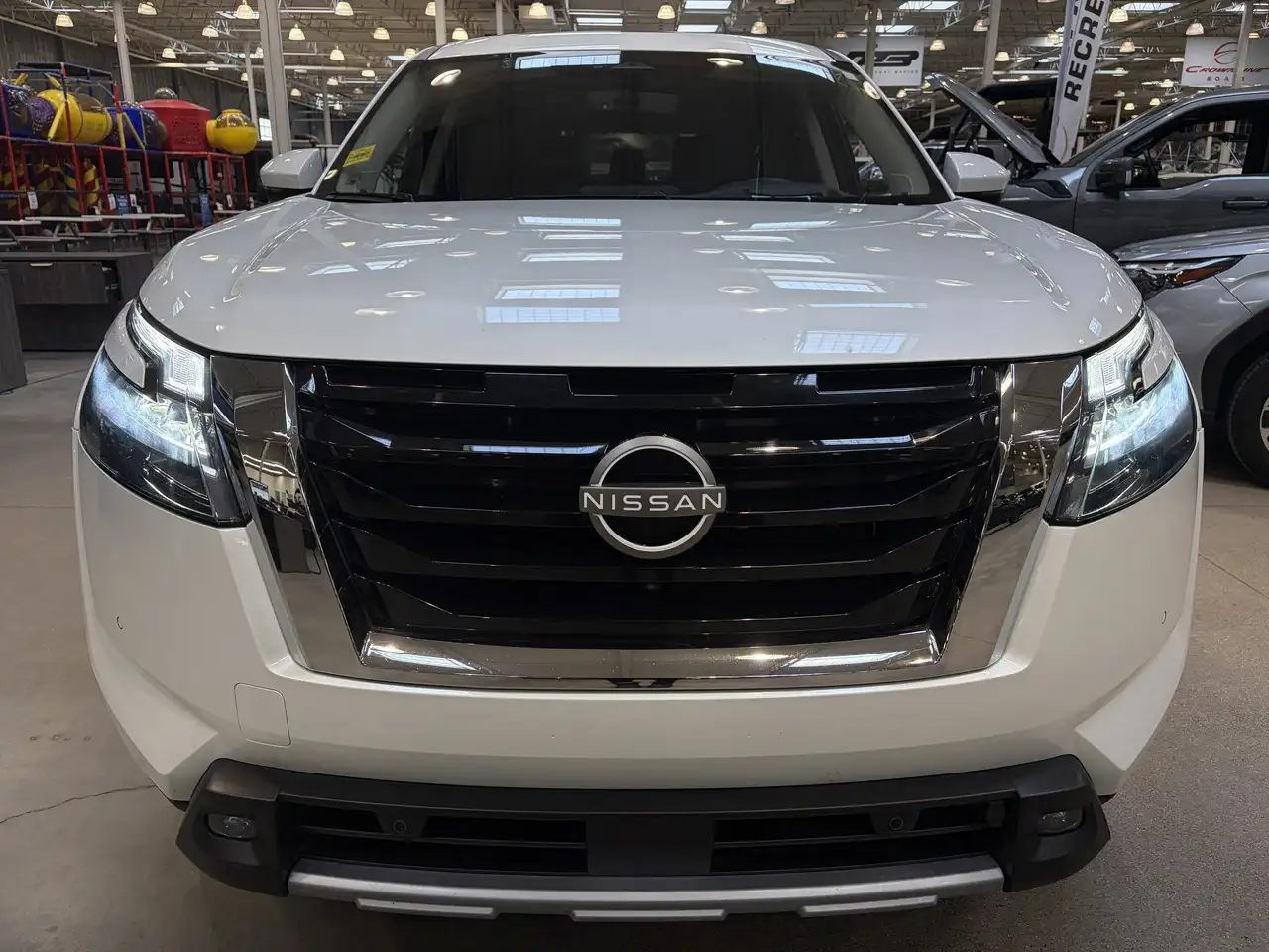 Nissan Pathfinder снимка Nissan Pathfinder