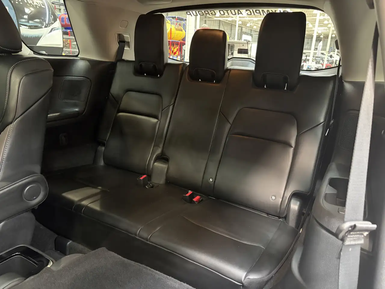 Nissan Pathfinder снимка Nissan Pathfinder