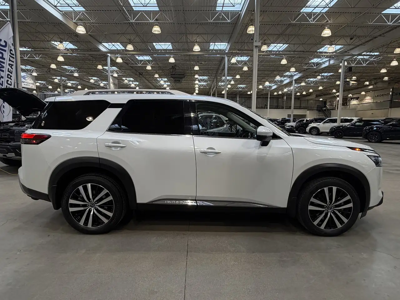Nissan Pathfinder снимка Nissan Pathfinder