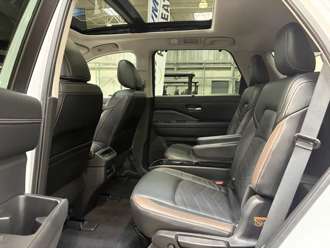 Nissan Pathfinder снимка Nissan Pathfinder