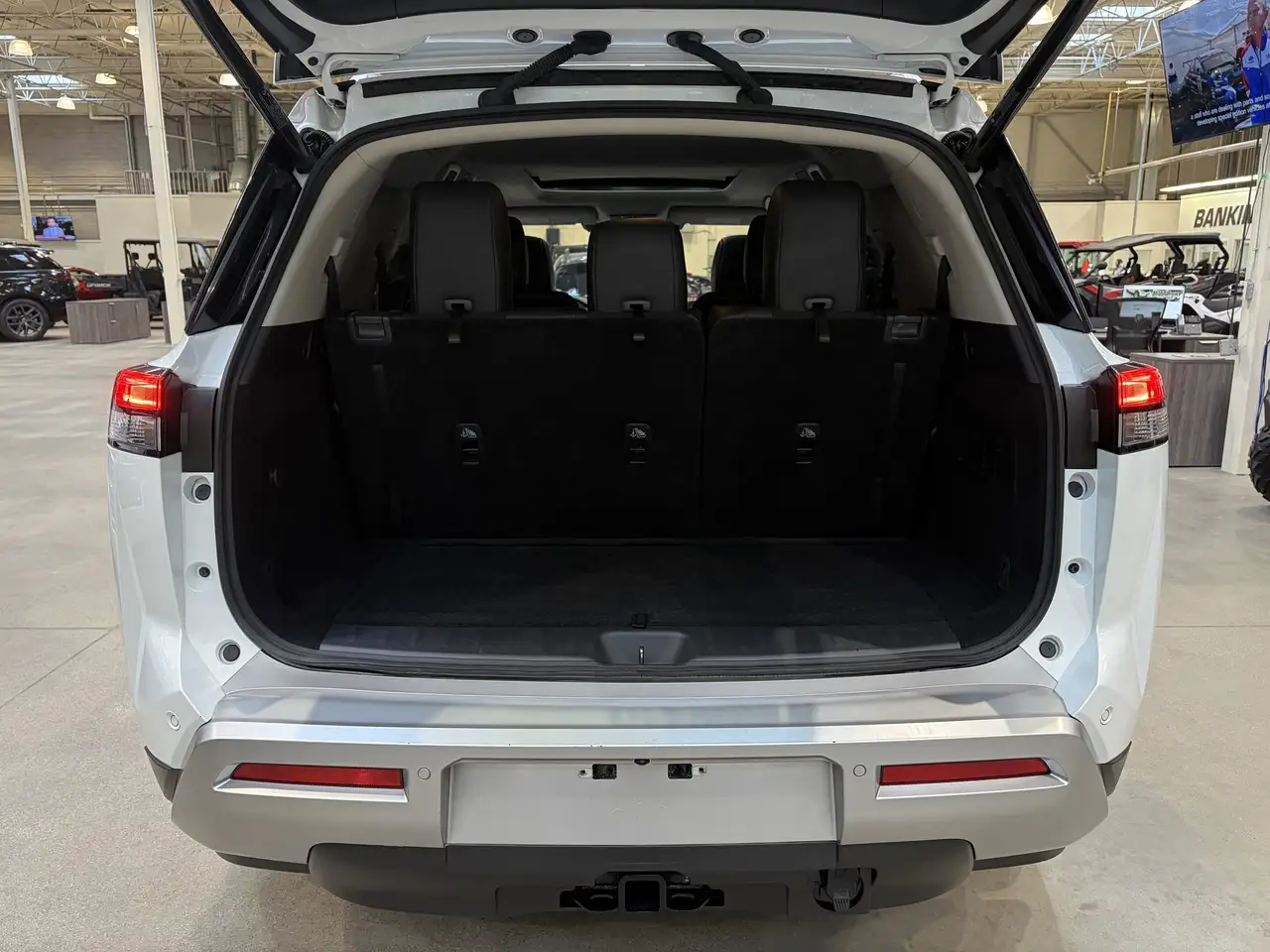 Nissan Pathfinder снимка Nissan Pathfinder