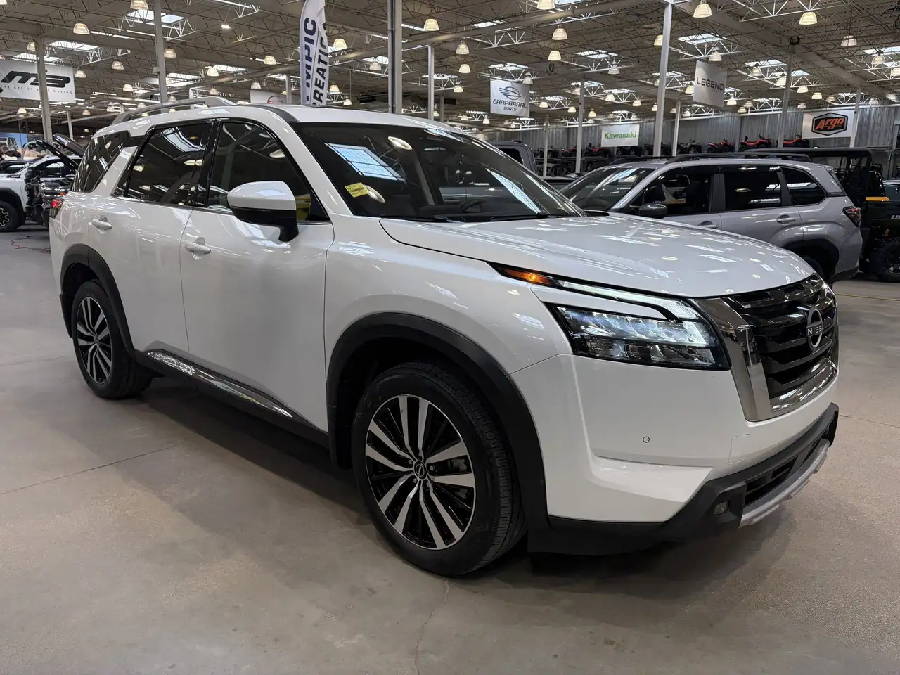Nissan Pathfinder снимка Nissan Pathfinder