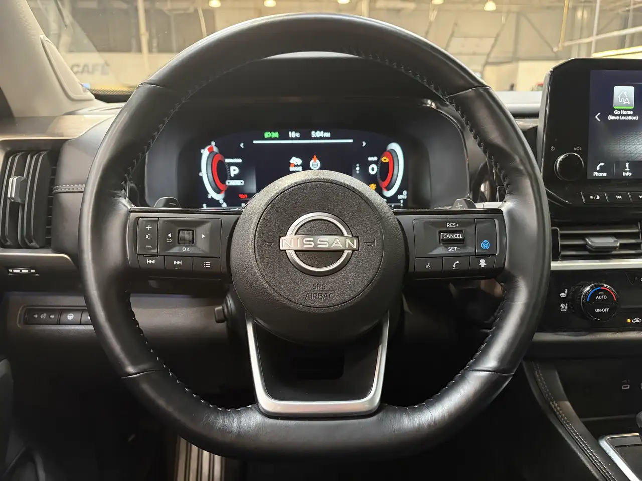 Nissan Pathfinder снимка Nissan Pathfinder