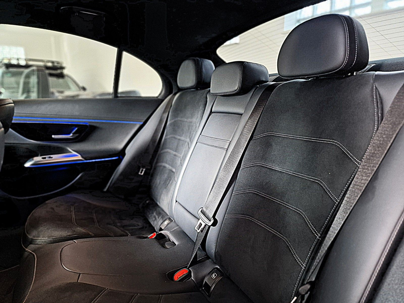 Mercedes-Benz E 220 AMG Line/ Night Paket/Kamera/20 Zoll AMG — photo 13