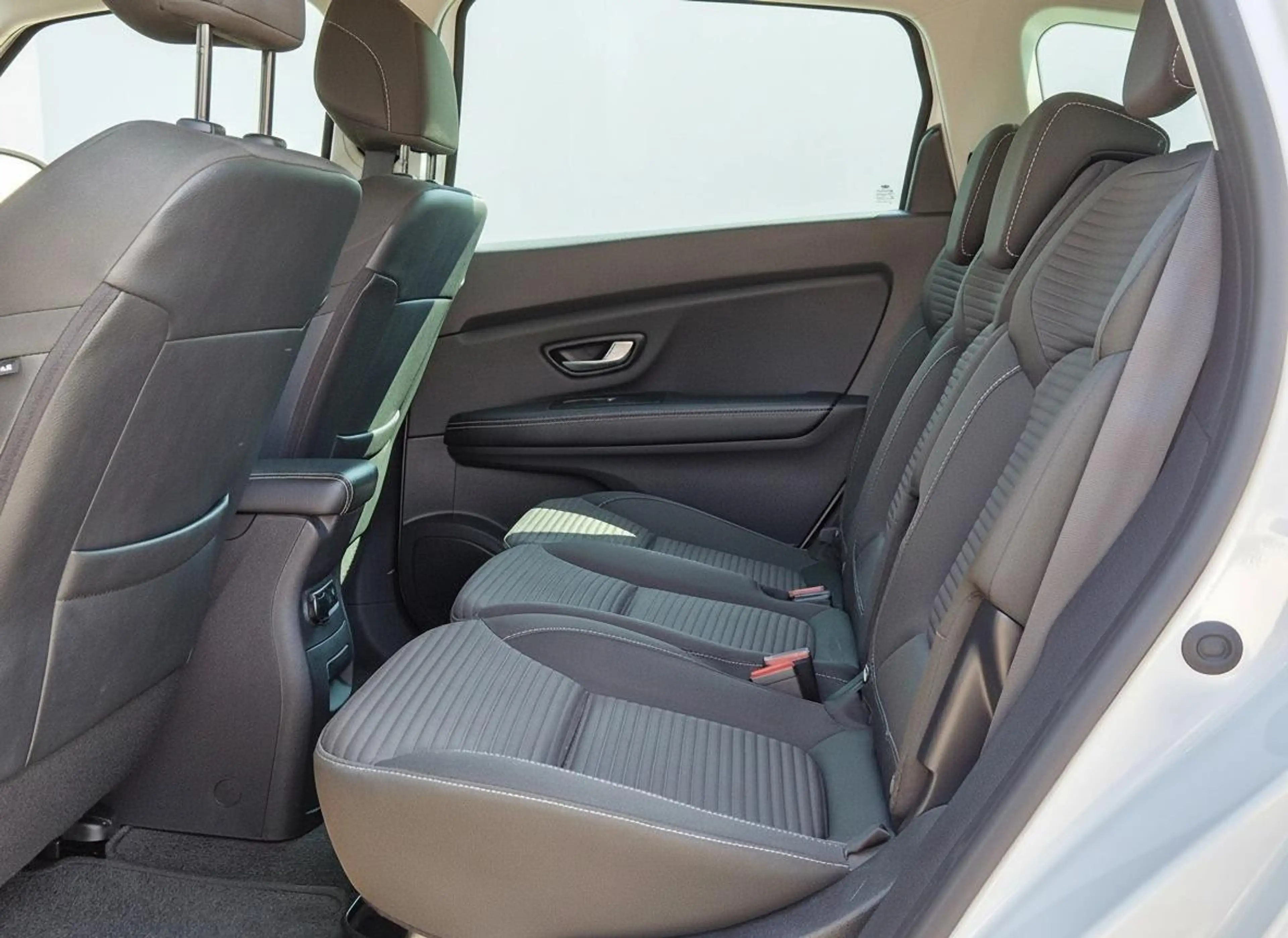Renault Grand Scenic 1.3 TCe Business Zen CRUISE TREKHAAK DAB — photo 17