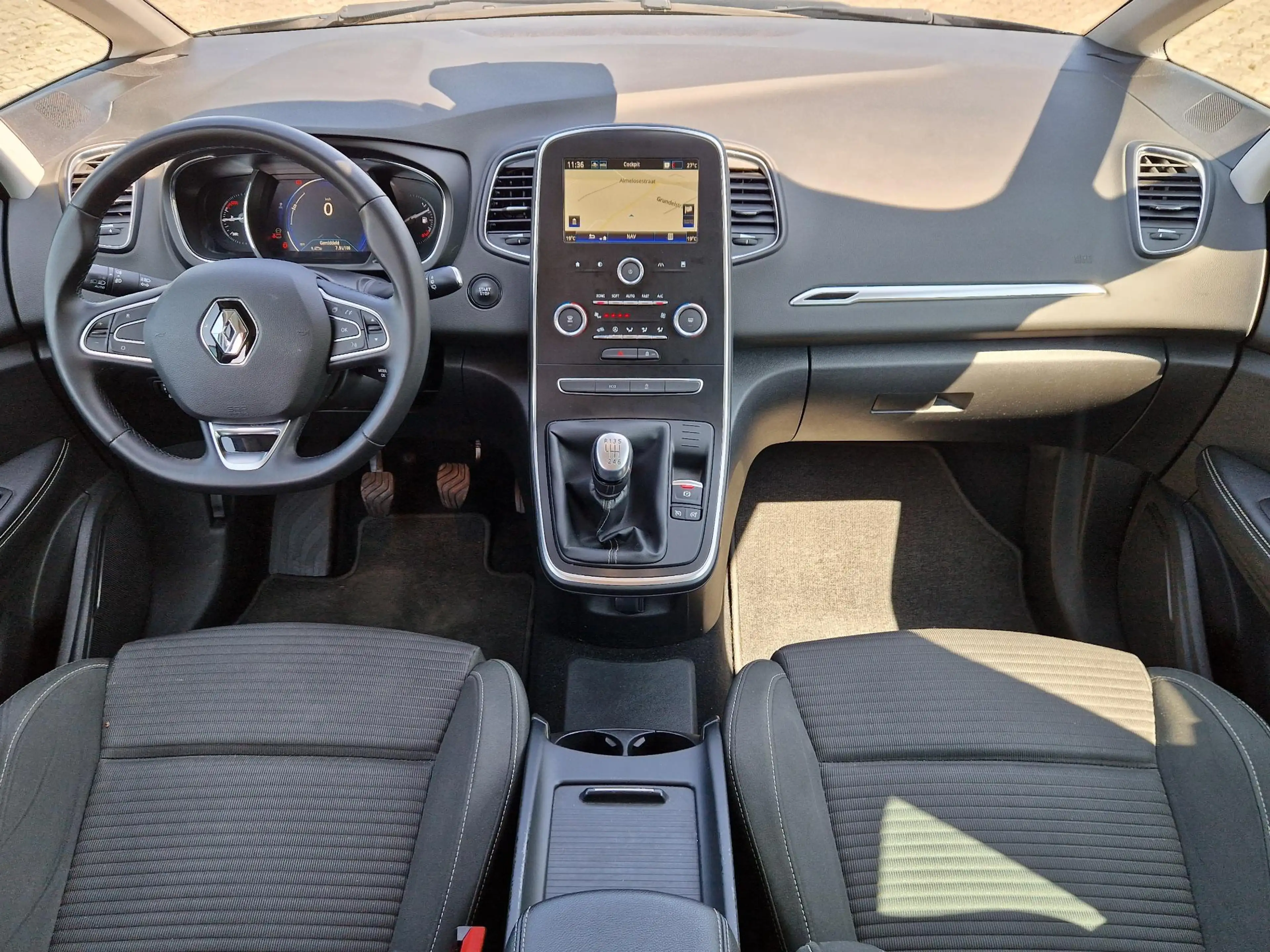 Renault Grand Scenic 1.3 TCe Business Zen CRUISE TREKHAAK DAB — photo 5