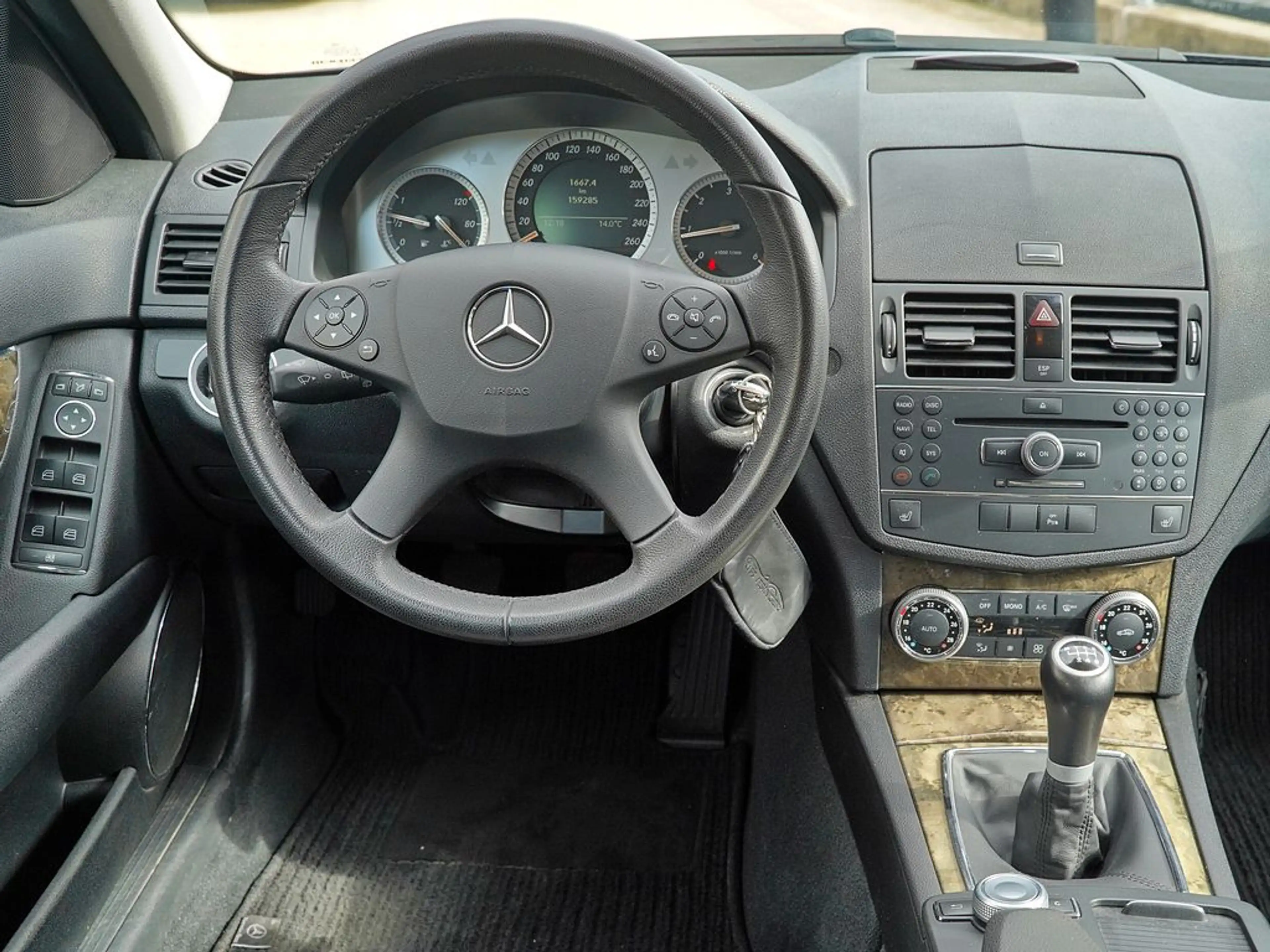 Mercedes-Benz C 220 AVANTGARDE | COMAND | BI-XENON | AHK | SHZ | PDC V+H | E-SITZE | KLIMAAUT. | OM646 — photo 8