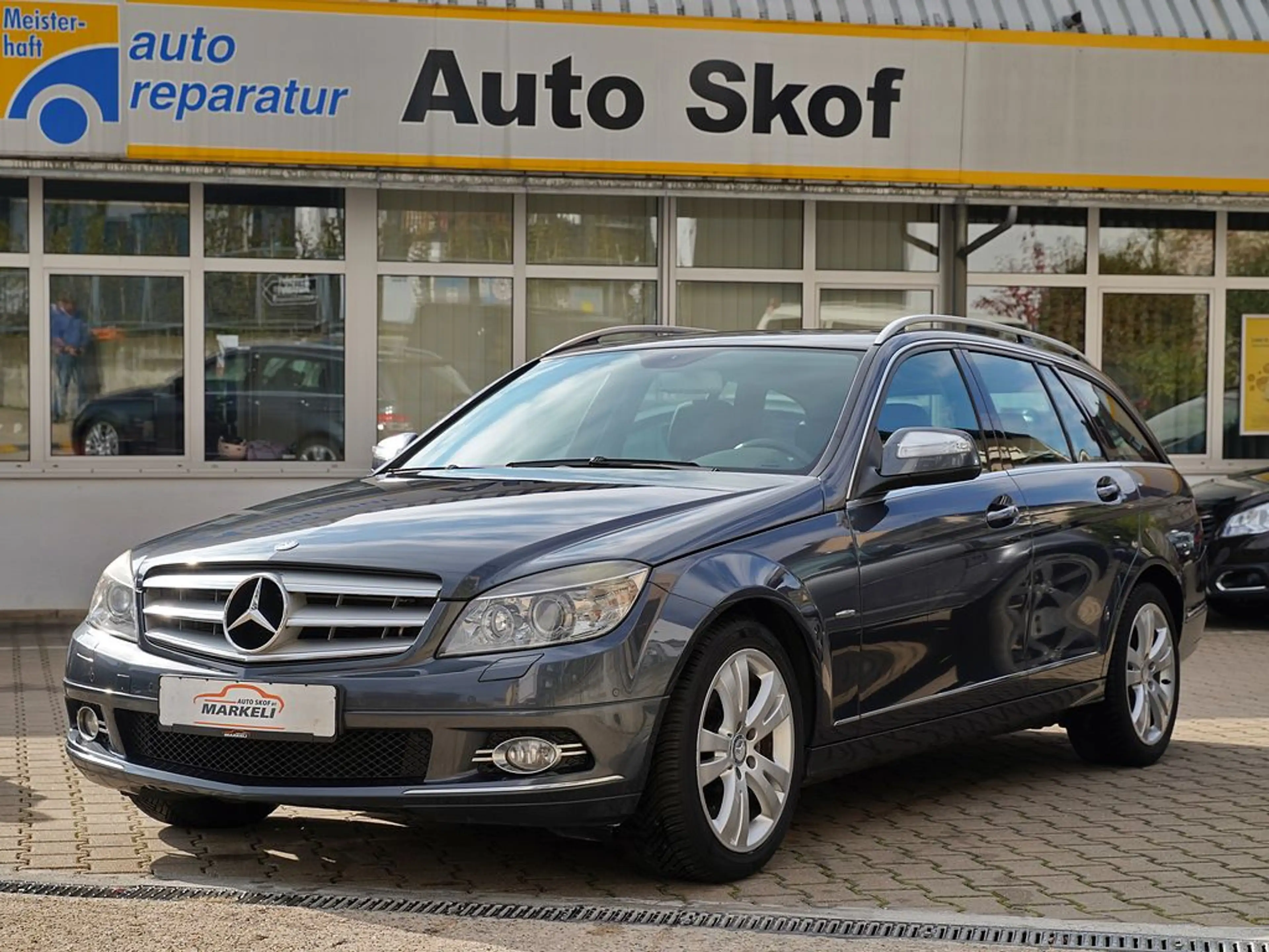 Mercedes-Benz C 220 AVANTGARDE | COMAND | BI-XENON | AHK | SHZ | PDC V+H | E-SITZE | KLIMAAUT. | OM646
