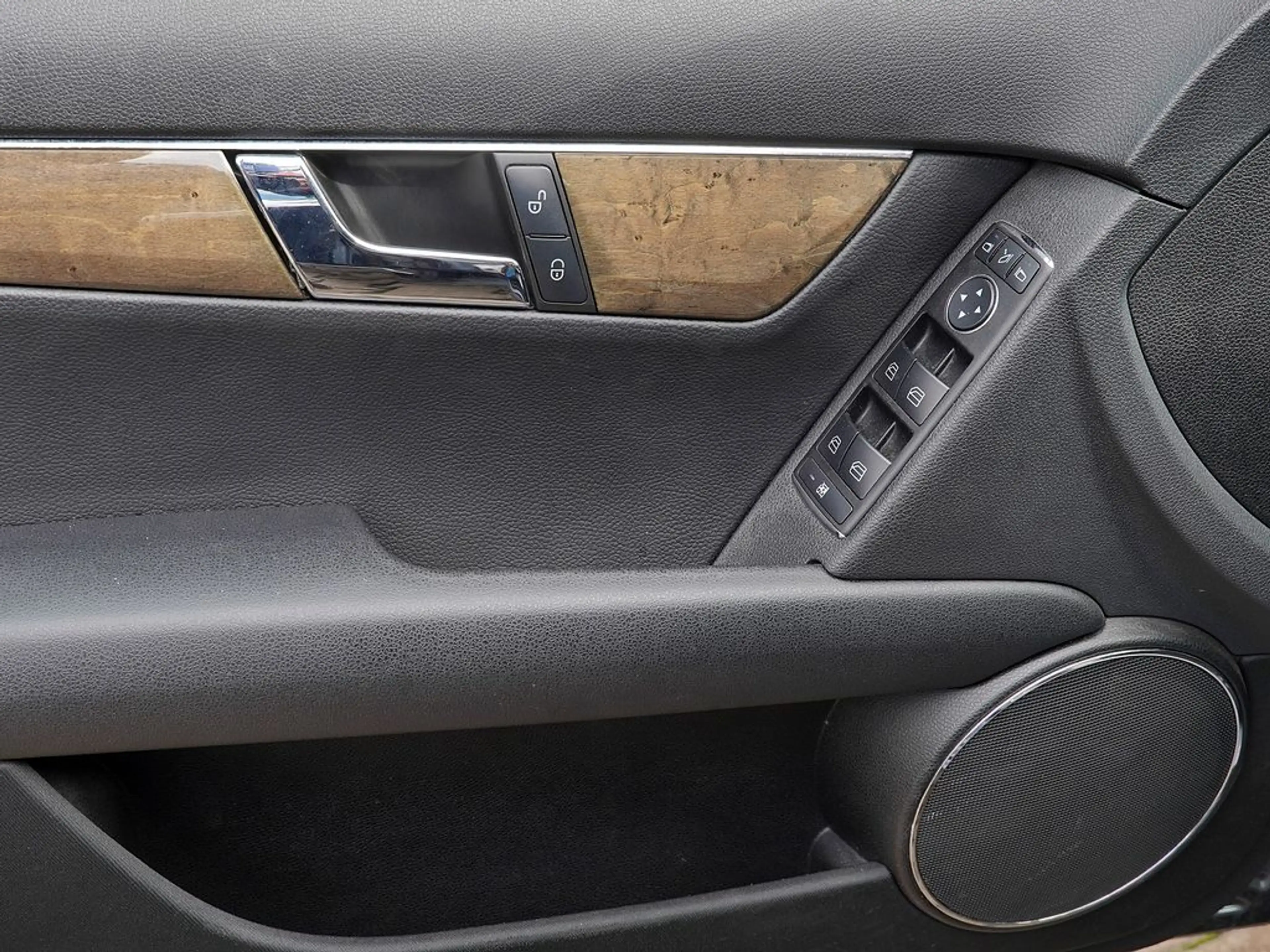 Mercedes-Benz C 220 AVANTGARDE | COMAND | BI-XENON | AHK | SHZ | PDC V+H | E-SITZE | KLIMAAUT. | OM646 — photo 14