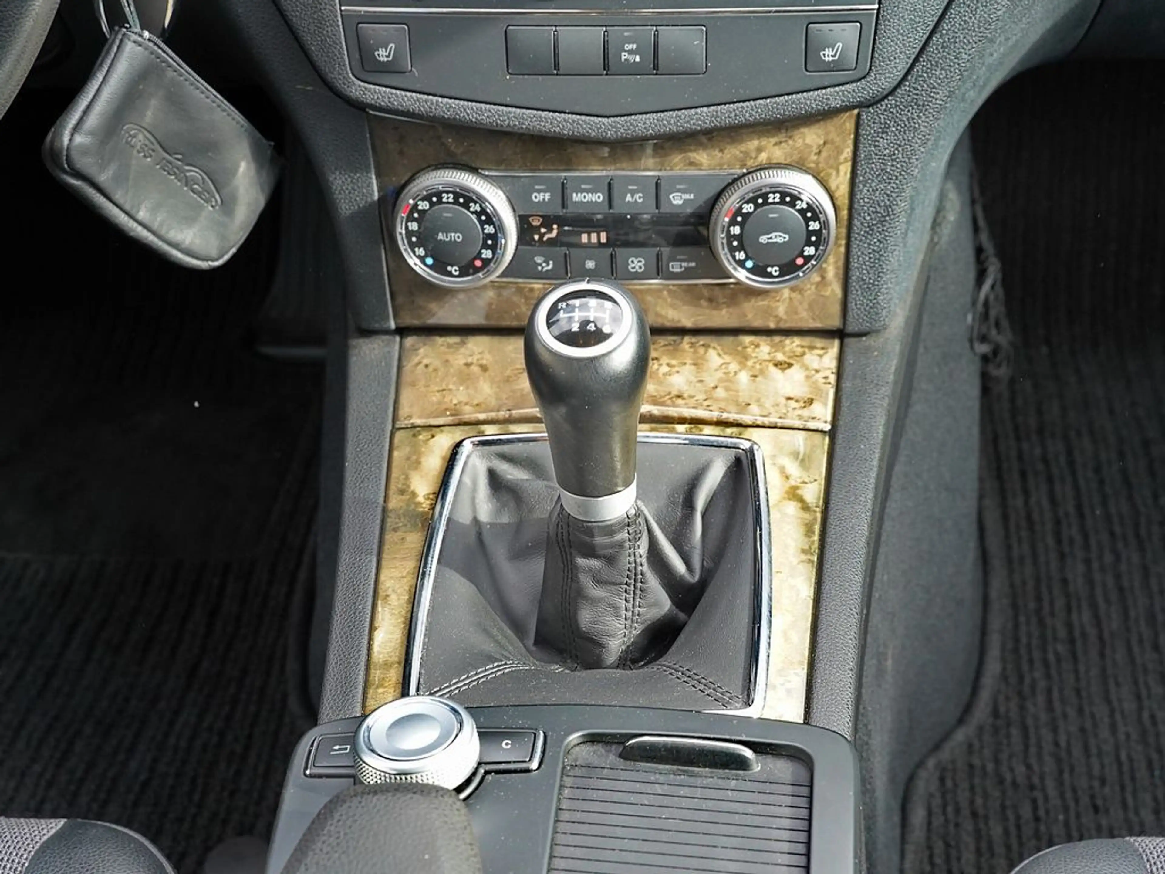 Mercedes-Benz C 220 AVANTGARDE | COMAND | BI-XENON | AHK | SHZ | PDC V+H | E-SITZE | KLIMAAUT. | OM646 — photo 11