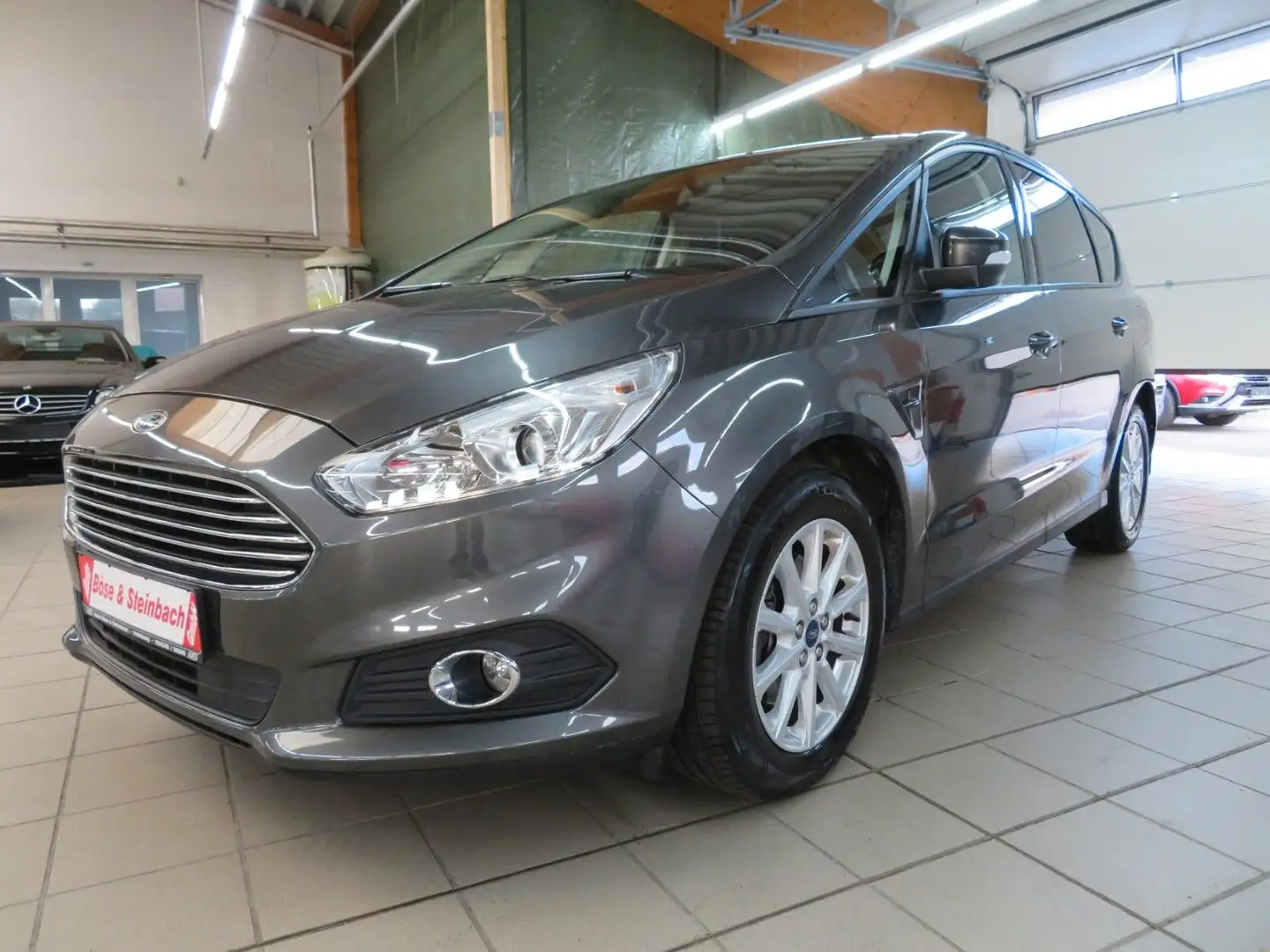 Ford S-Max Trend*8-Gang*5-Si*AHK*Winterpaket Gris - 1