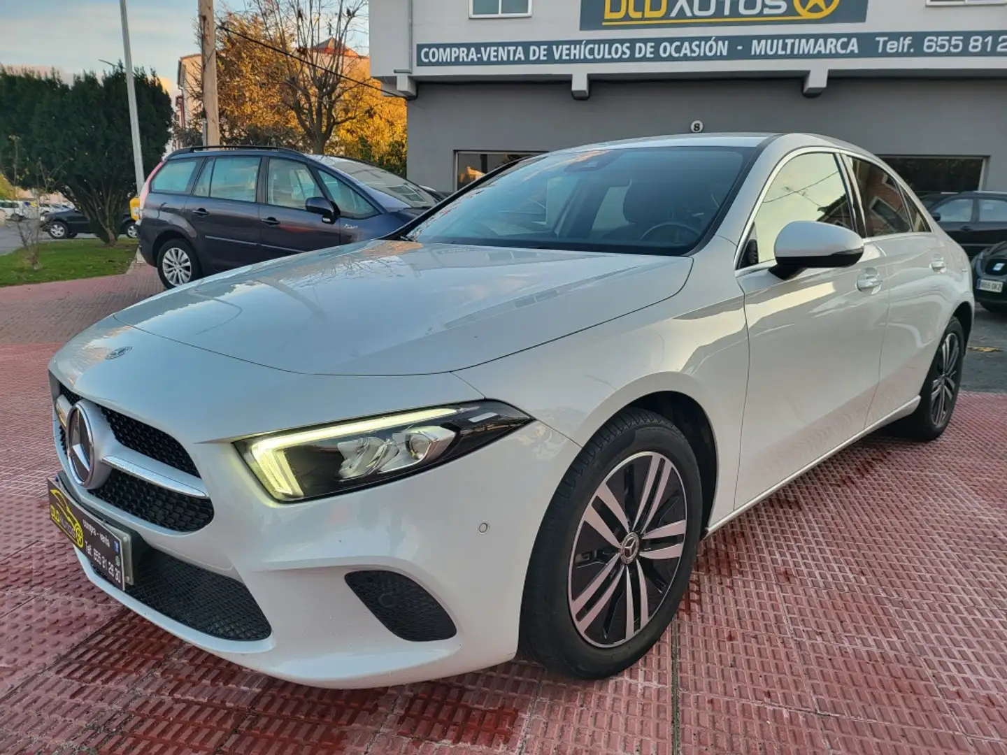 Mercedes-Benz A 250 250e Sedán 8G-DCT Blanc - 1