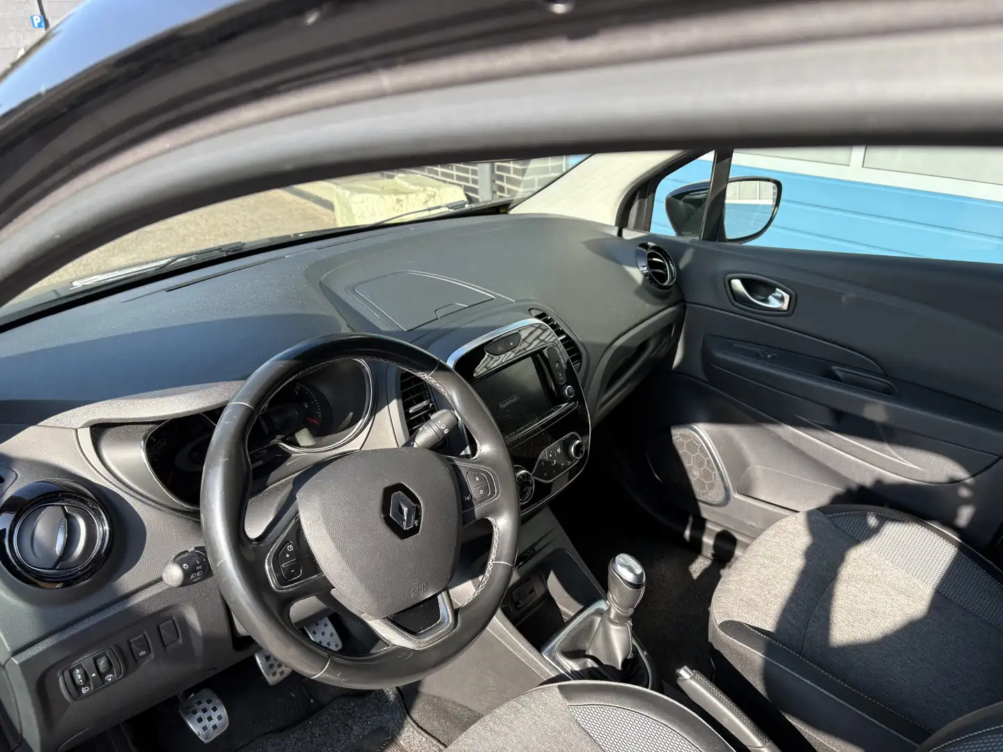 Renault Captur 1.3 TCe Intens, navi, camera, cruise, climate, tre Grijs - 2