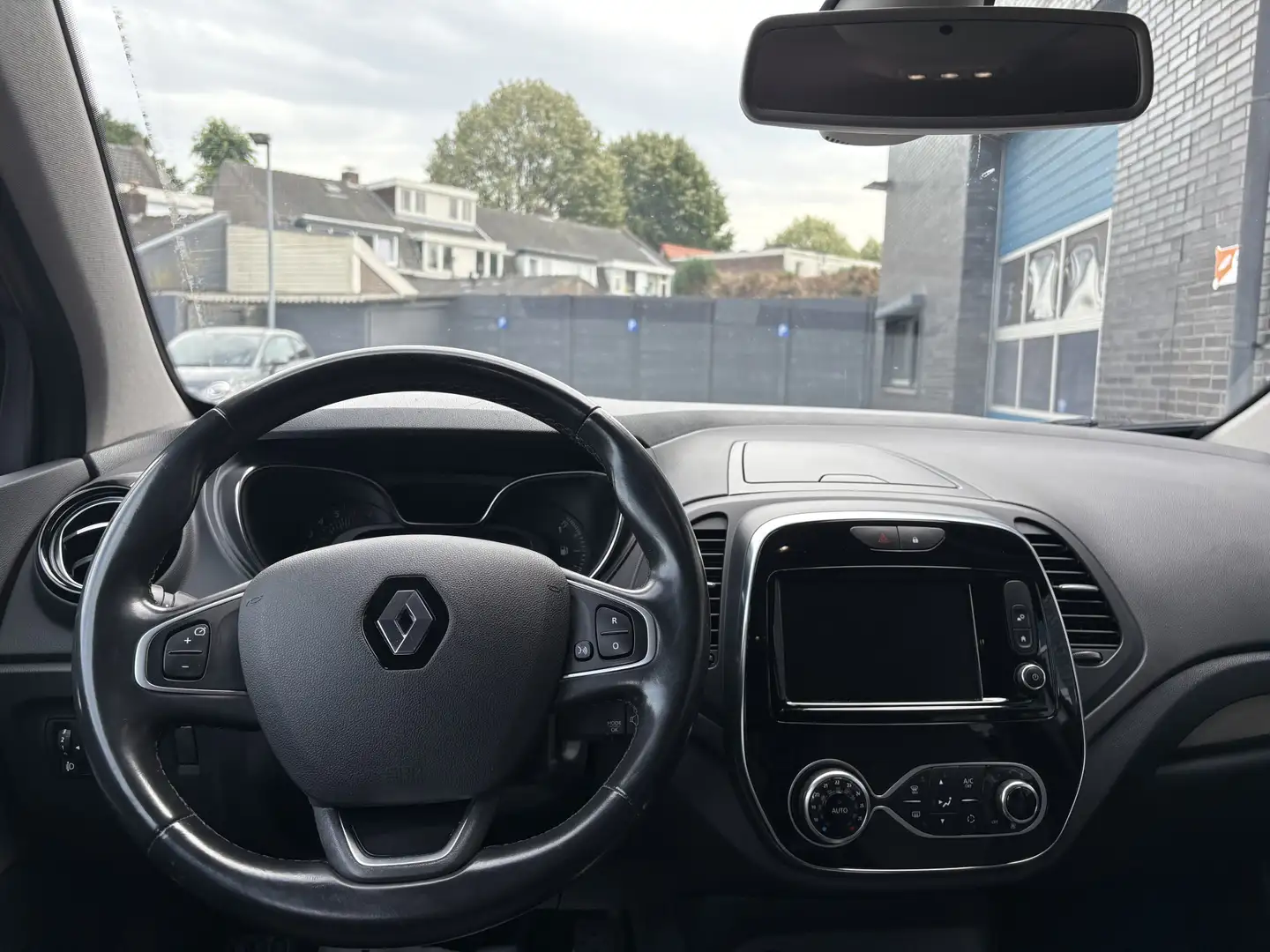 Renault Captur 1.3 TCe Intens, navi, camera, cruise, climate, tre Grijs - 2
