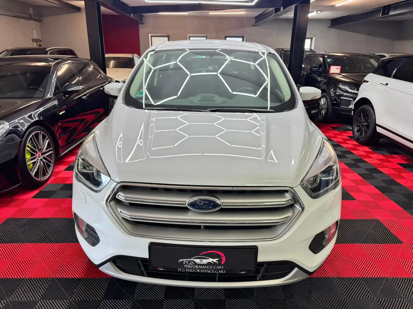 Ford Kuga 1,5 EcoBoost Trend Start/Stop Weiß - 2