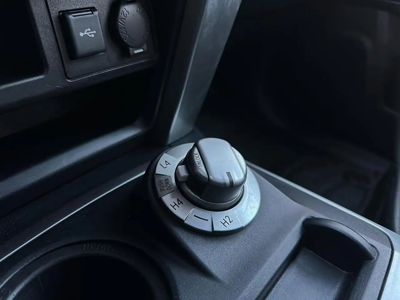 Toyota 4-Runner снимка Toyota 4-Runner