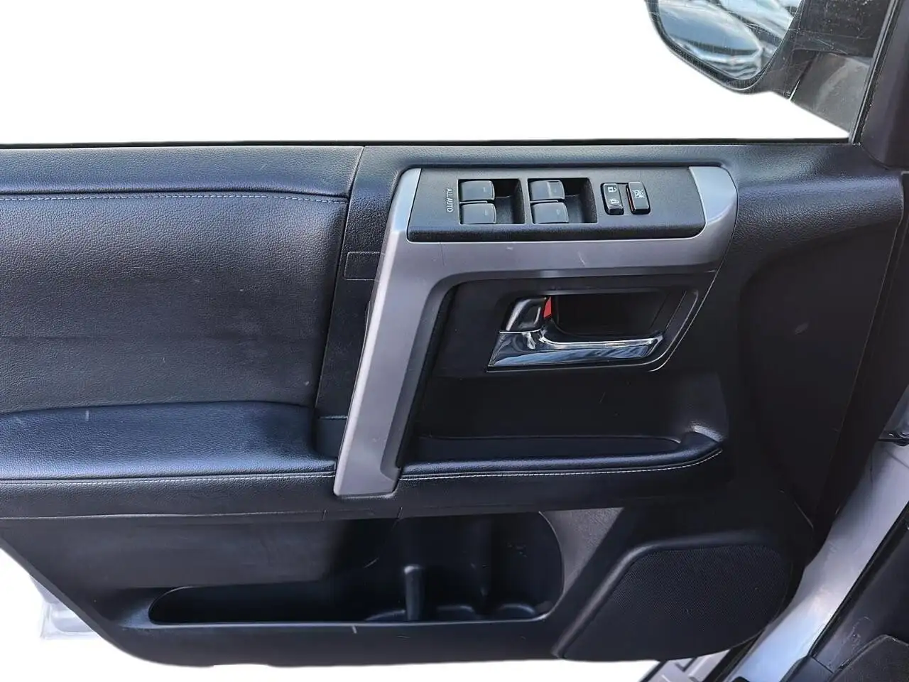 Toyota 4-Runner снимка Toyota 4-Runner