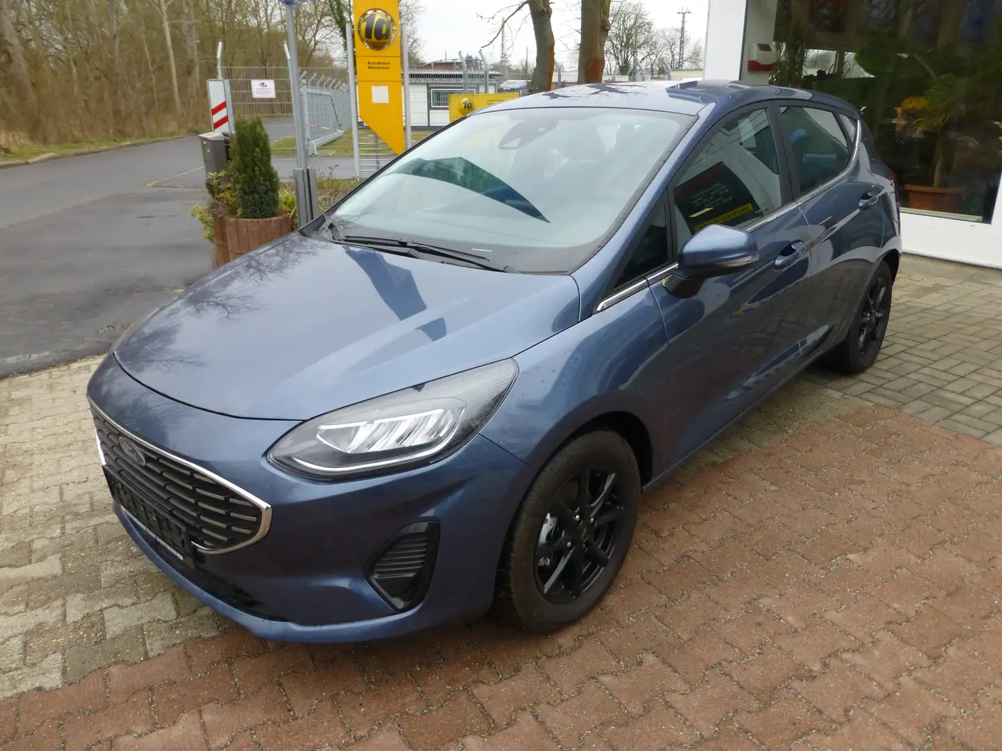 Ford Fiesta Titanium Blau - 2