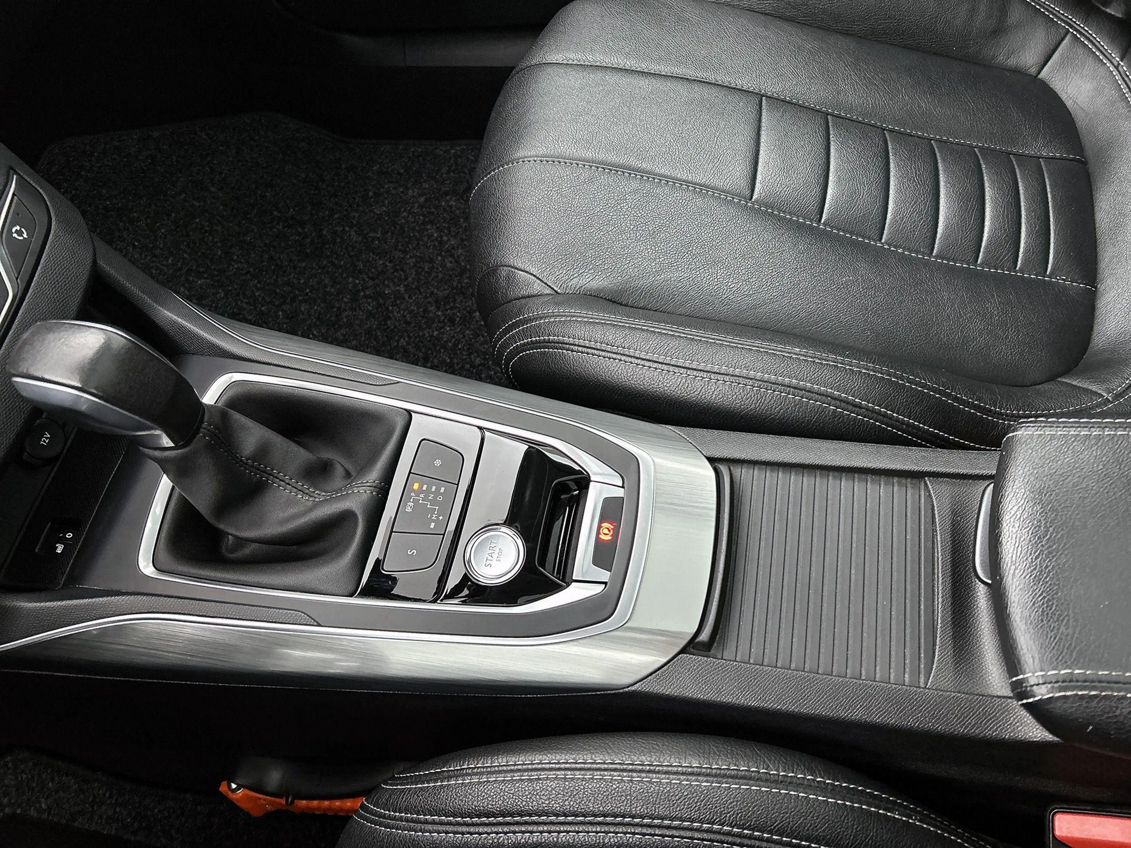 Peugeot 308 SW 1.2 PureTech Blue Lease Premium | Trekhaak | LM — photo 8