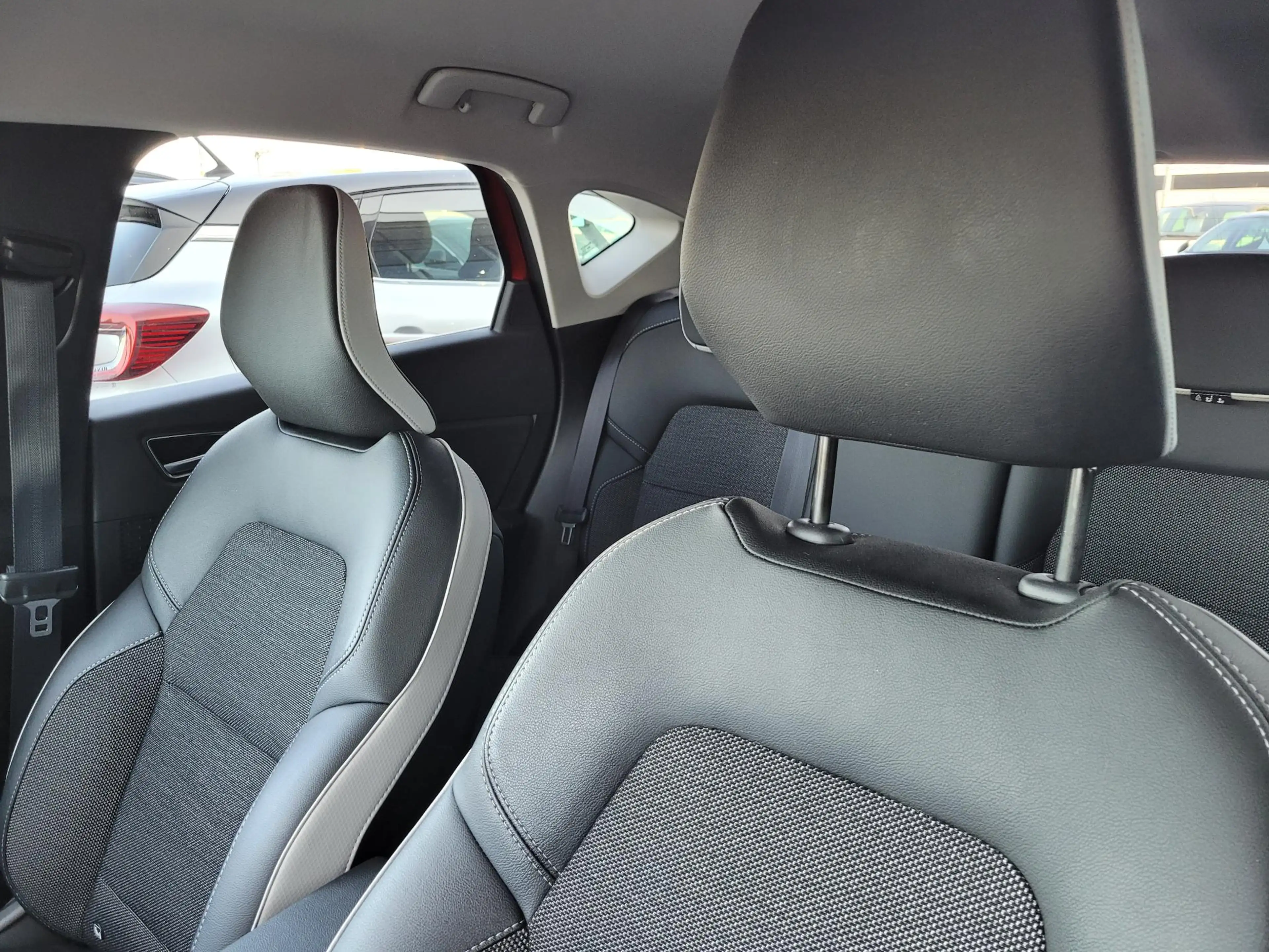 Renault Captur 1.0 TCe 100 Intens | Bose Audio | Navigatie | Came — photo 26