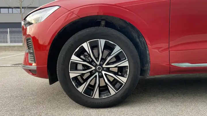 Volvo XC60 2023, foto 16