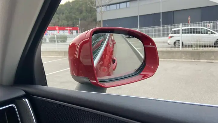 Volvo XC60 2023, foto 20