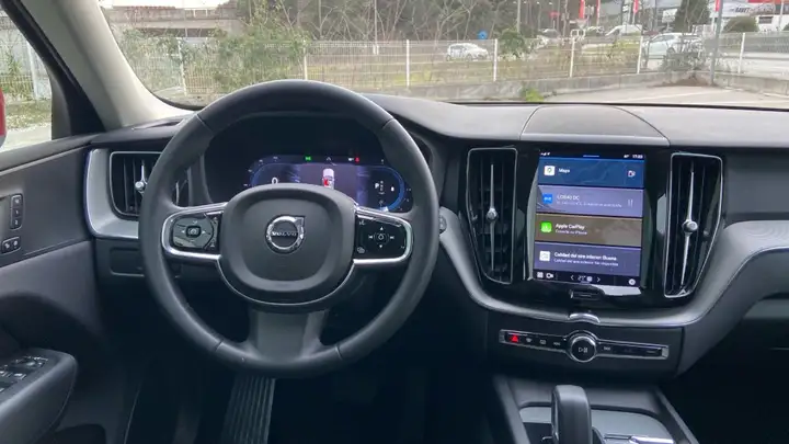Volvo XC60 2023, foto 13