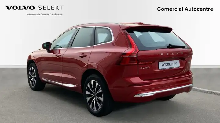 Volvo XC60 2023, foto 2