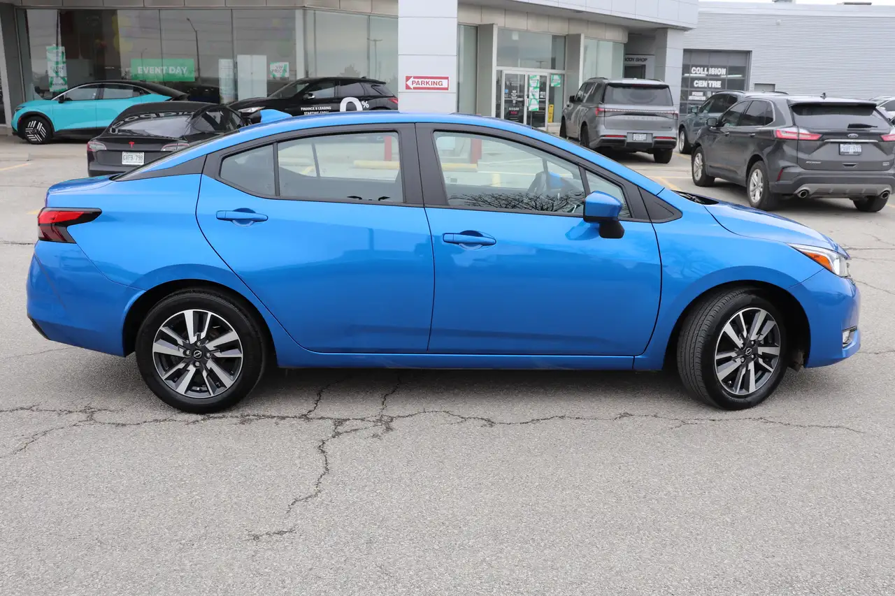 Nissan Versa снимка Nissan Versa