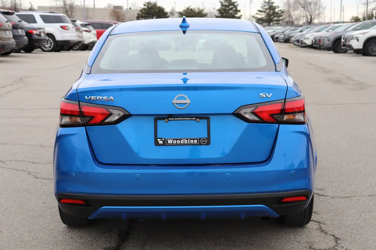 Nissan Versa снимка Nissan Versa