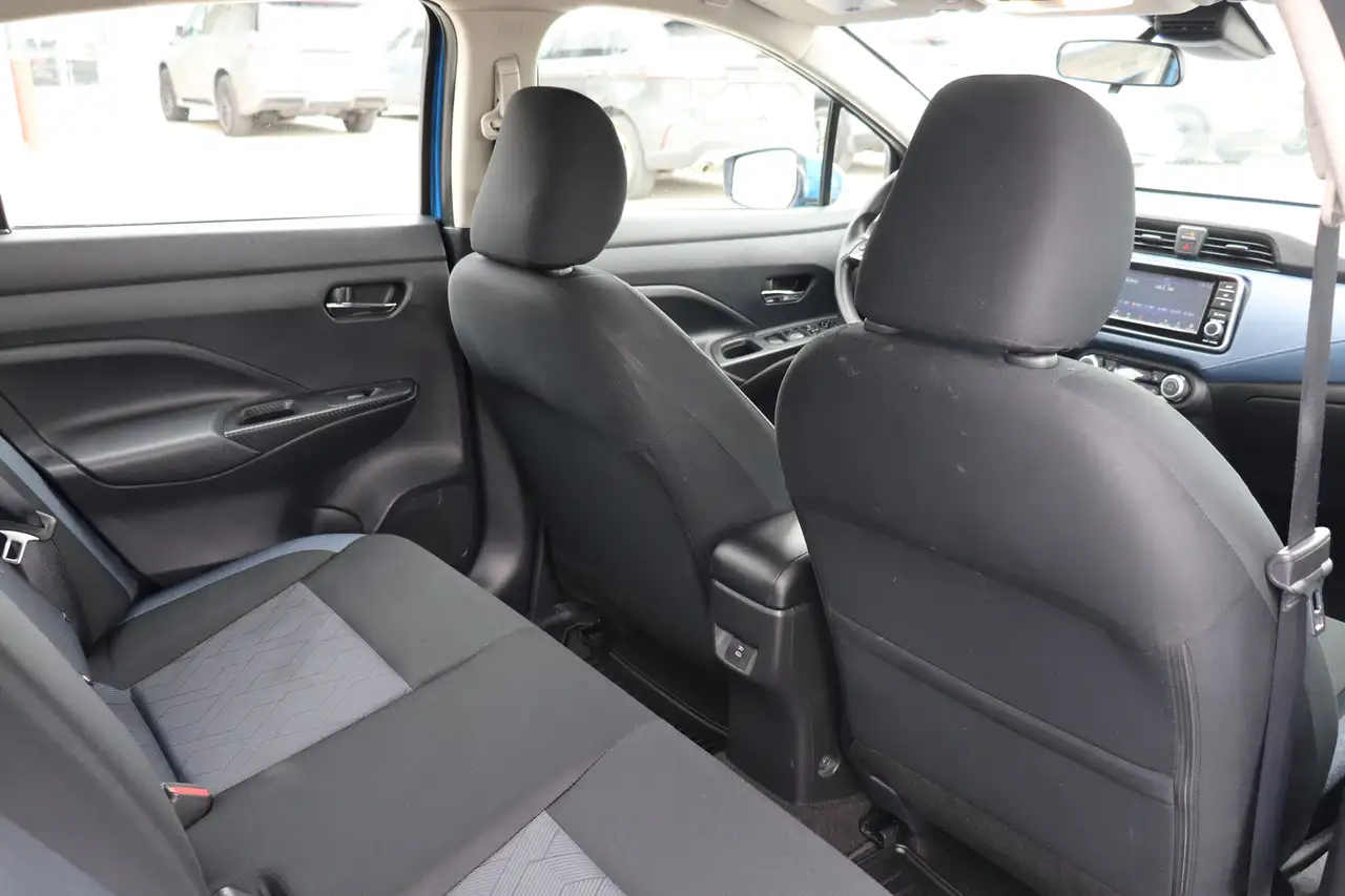 Nissan Versa снимка Nissan Versa