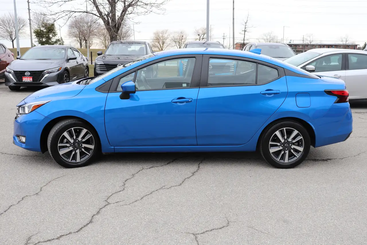 Nissan Versa снимка Nissan Versa