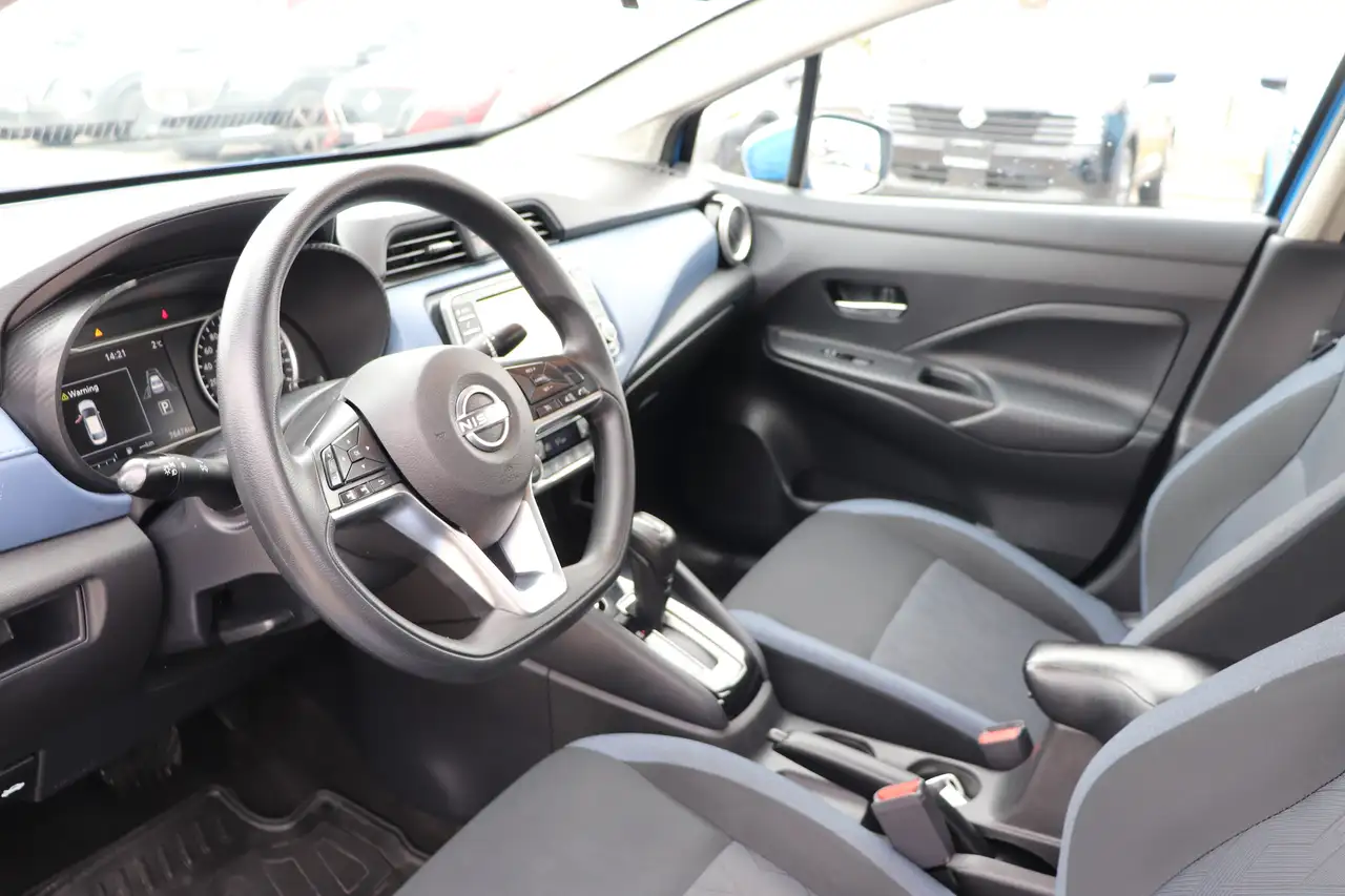Nissan Versa снимка Nissan Versa