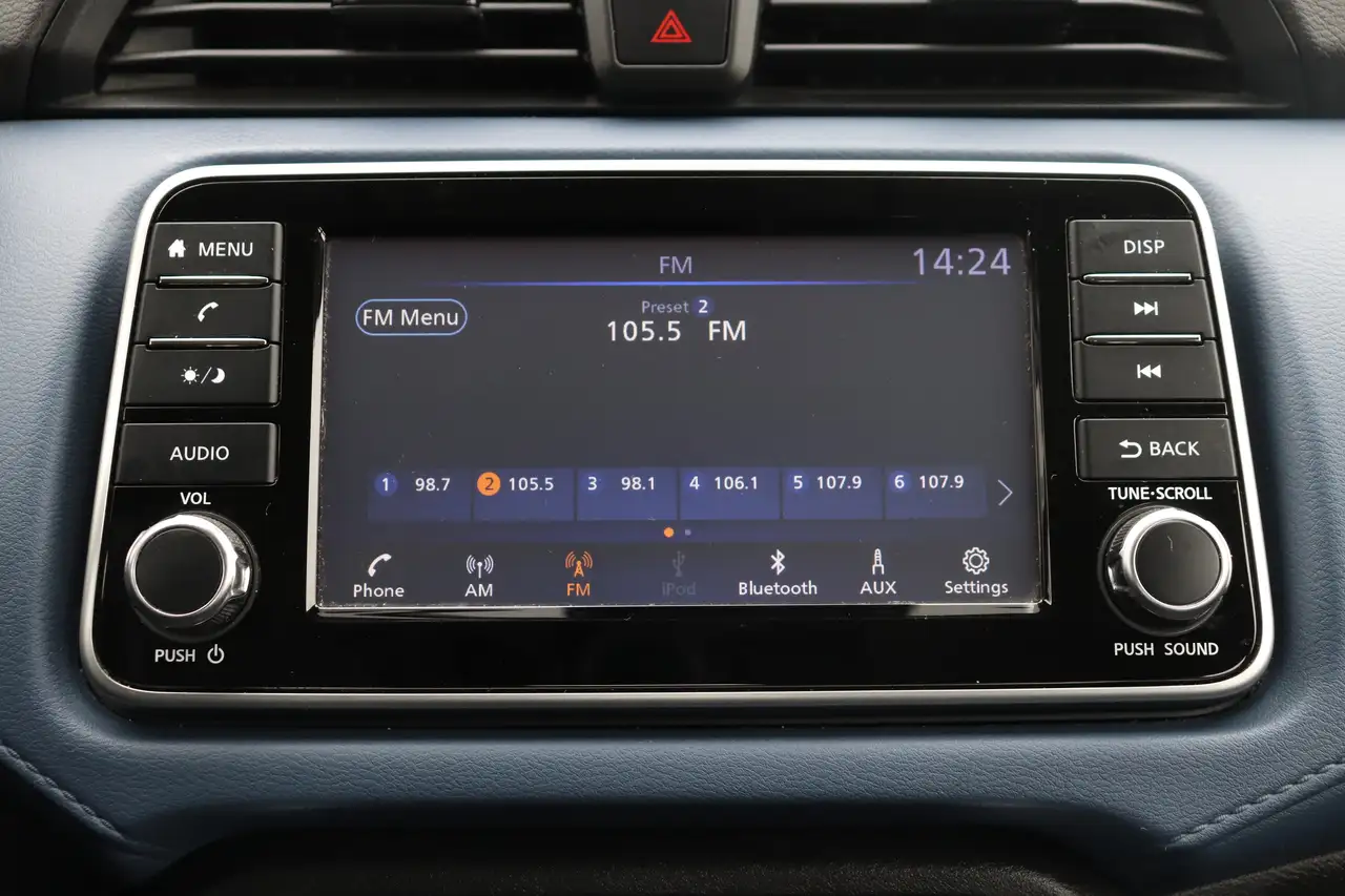 Nissan Versa снимка Nissan Versa