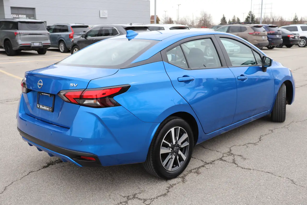 Nissan Versa снимка Nissan Versa