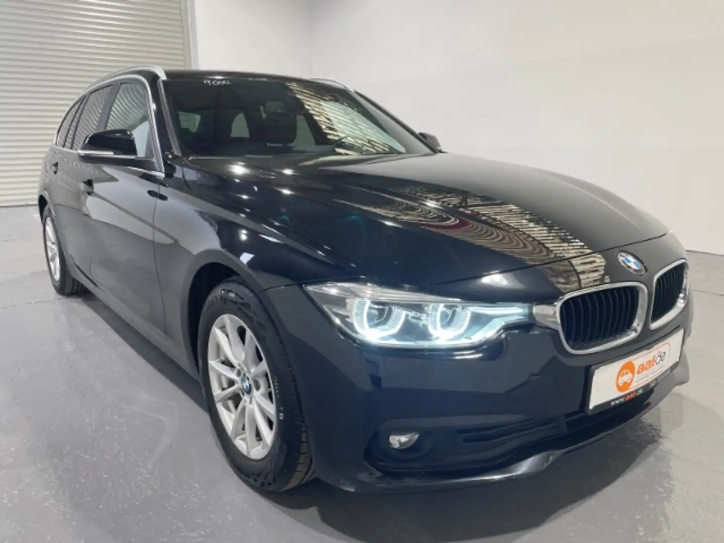 BMW 318 D Touring Advantage Automatik EU6 LED Navi Pano Schwarz - 2
