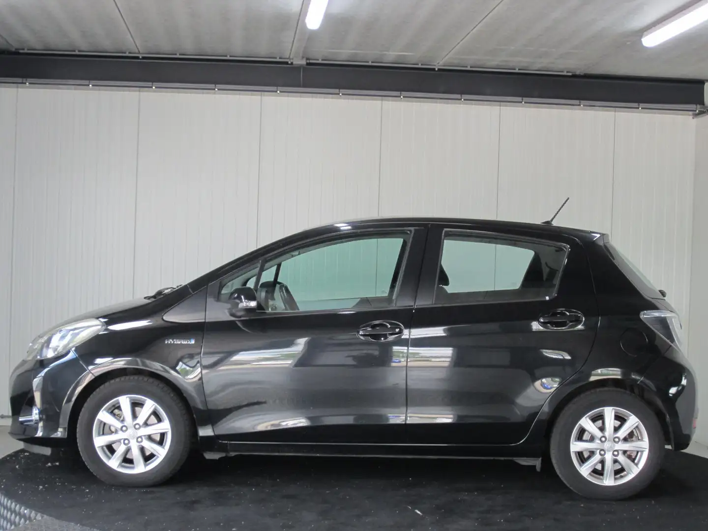 Toyota Yaris 1.5 Full Hybrid Aspiration Trekhaak Negro - 2