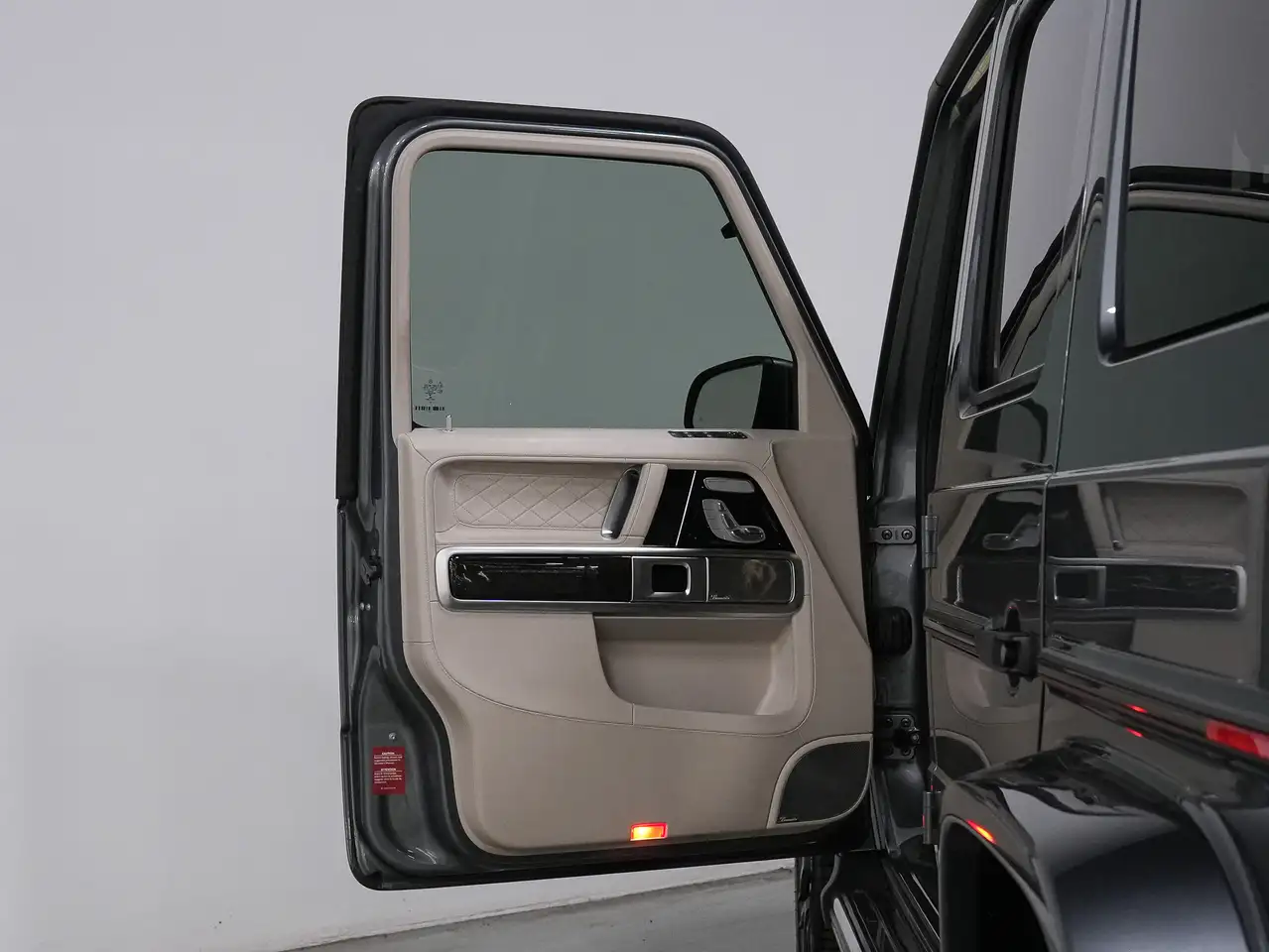 Mercedes-Benz G-Class снимка Mercedes-Benz G-Class