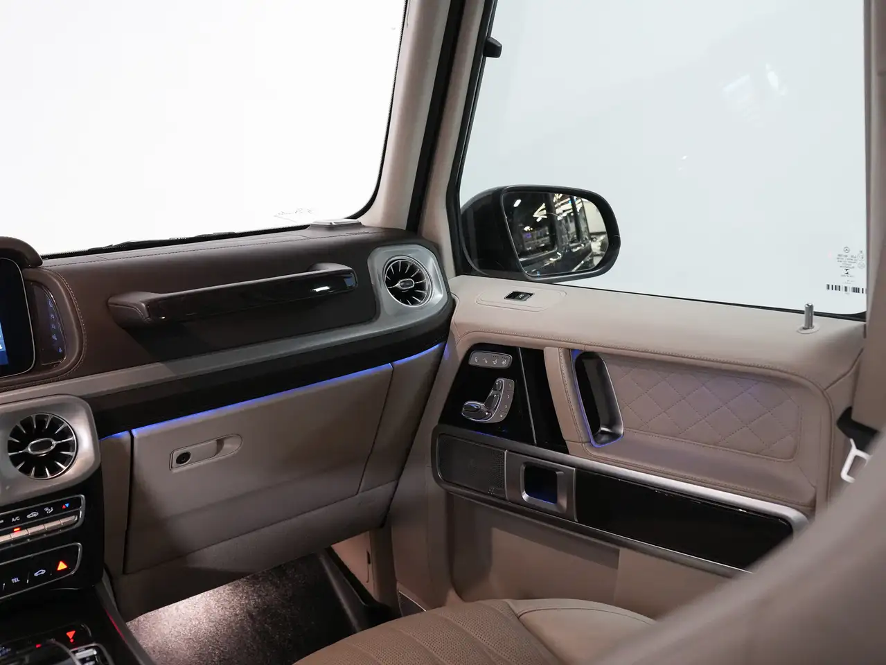 Mercedes-Benz G-Class снимка Mercedes-Benz G-Class
