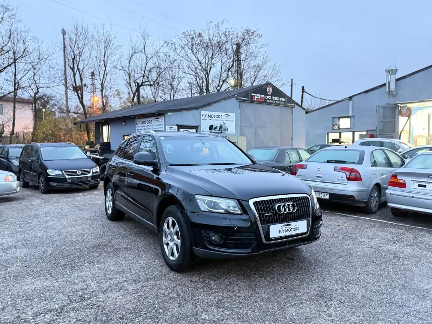 Audi Q5 2,0 TDI quattro DPF S-tronic Schwarz - 1