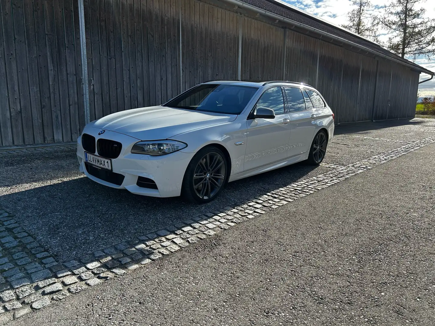 BMW 550 M550d xDrive Touring Sport-Aut. Blanc - 1