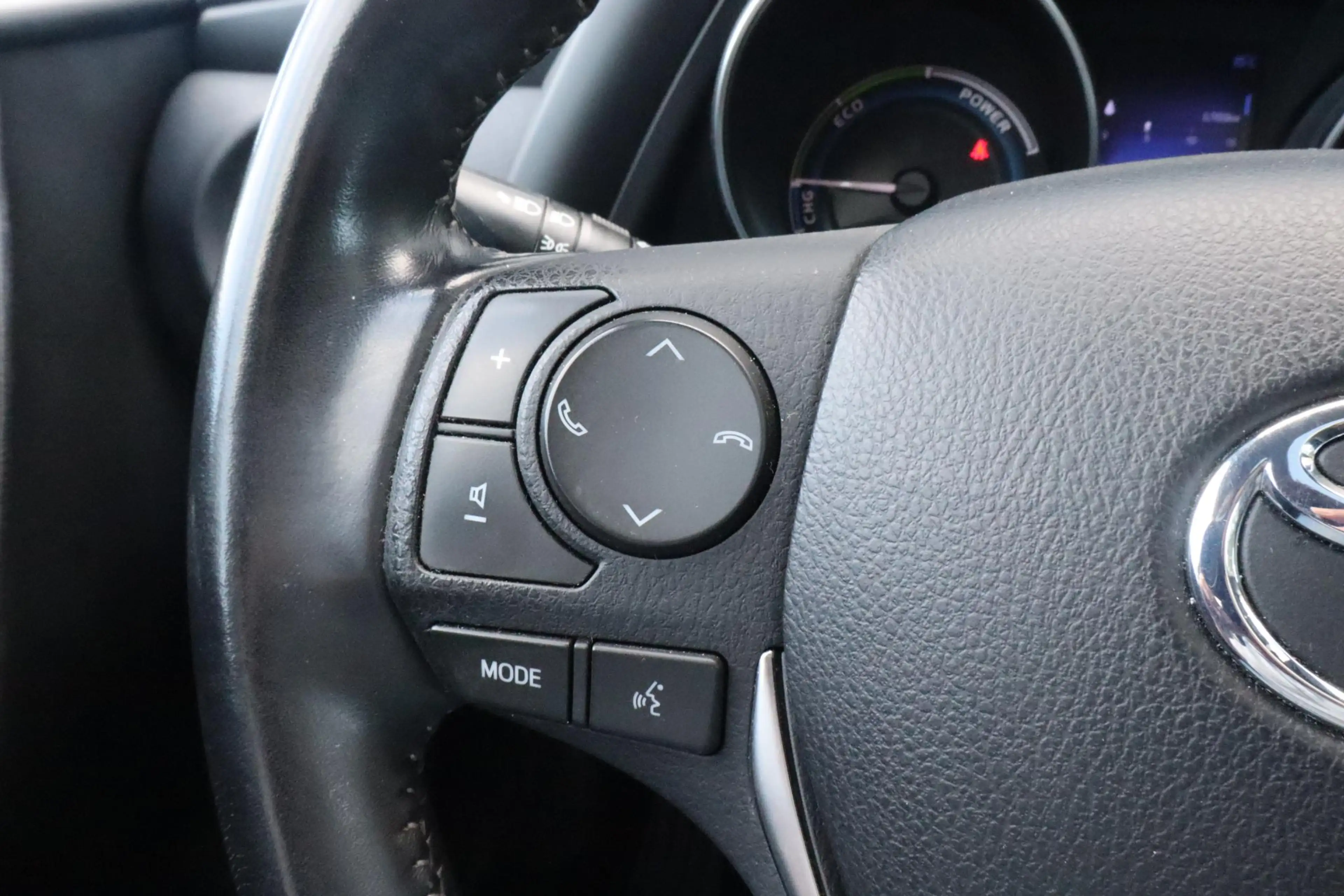 Toyota Auris Touring Sports 1.8 Hybrid Trend | Cruise control | — photo 16
