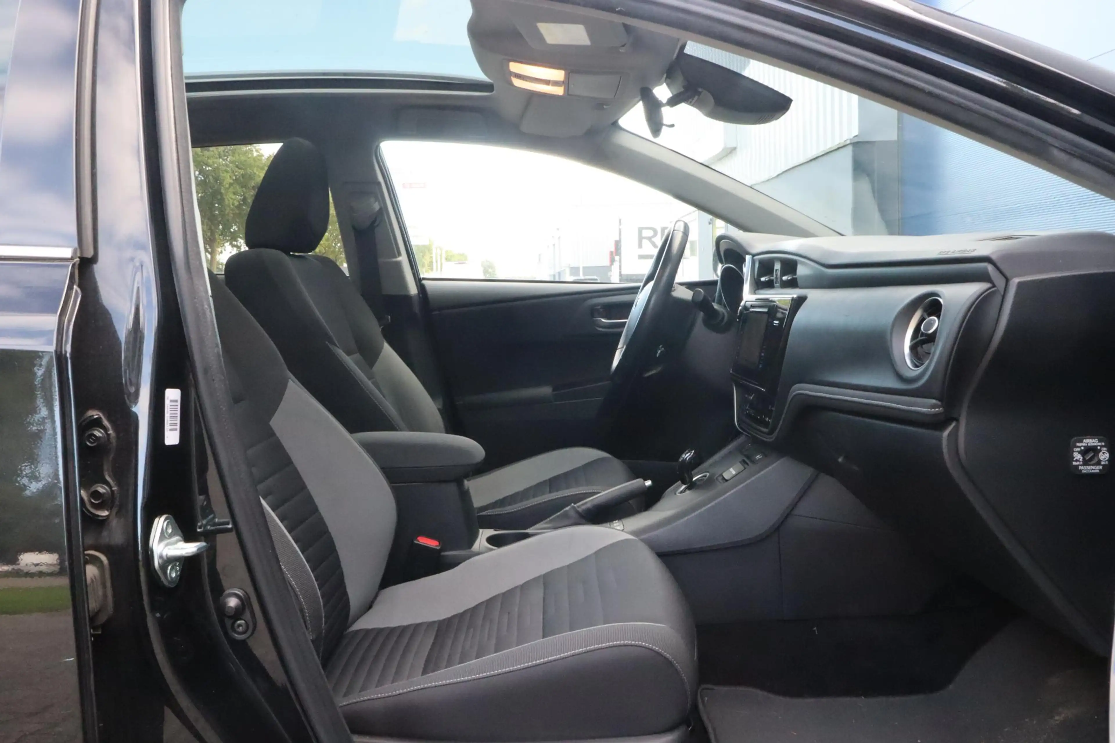 Toyota Auris Touring Sports 1.8 Hybrid Trend | Cruise control | — photo 10