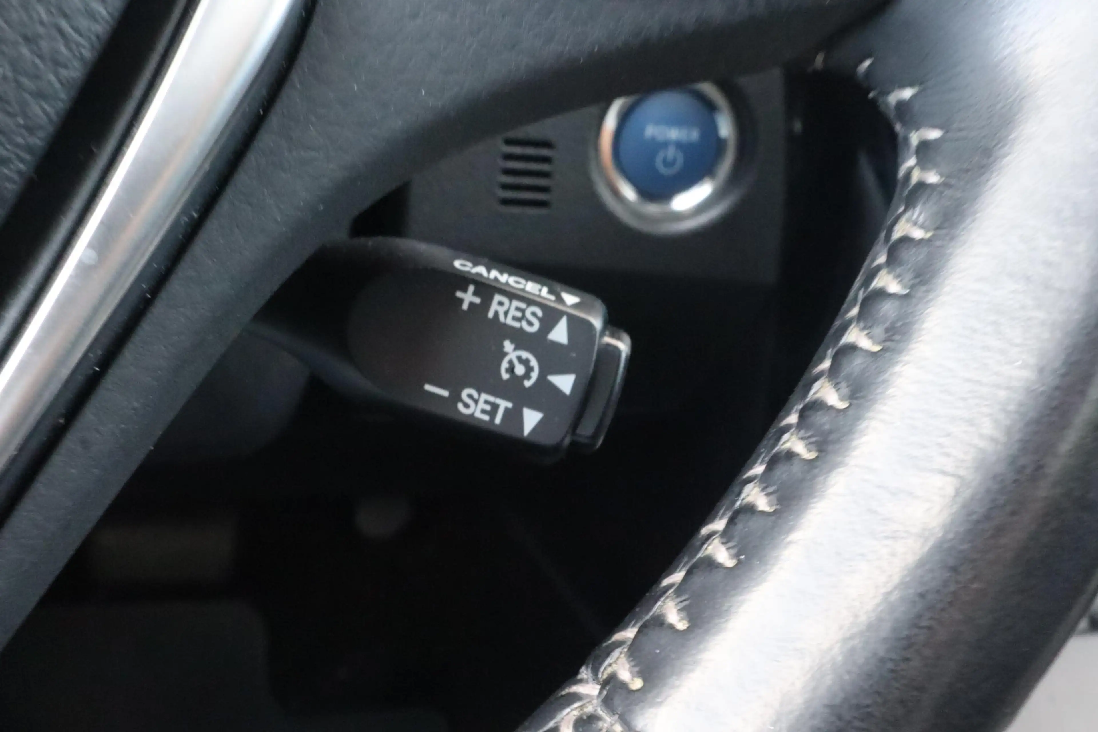 Toyota Auris Touring Sports 1.8 Hybrid Trend | Cruise control | — photo 17