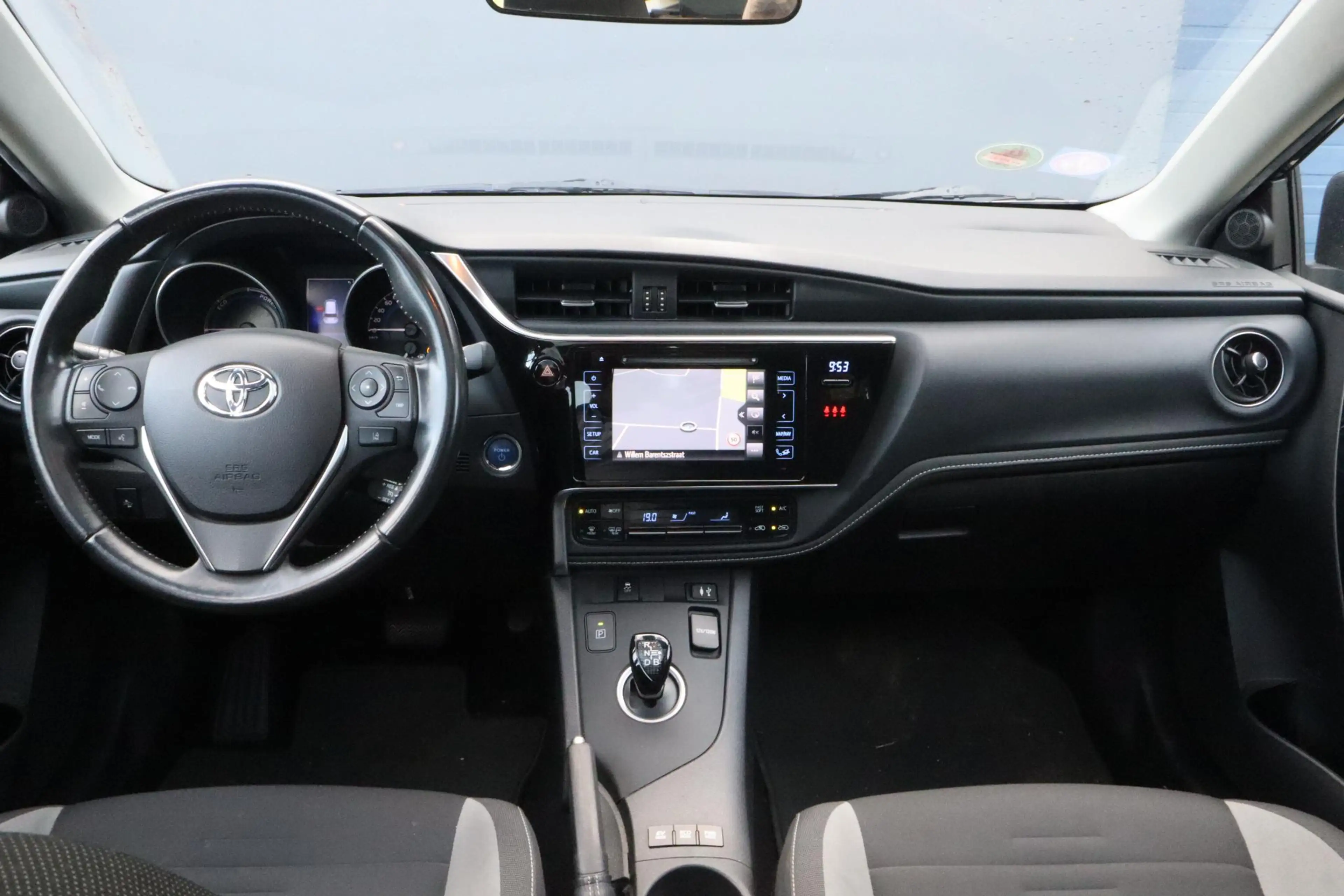Toyota Auris Touring Sports 1.8 Hybrid Trend | Cruise control | — photo 3